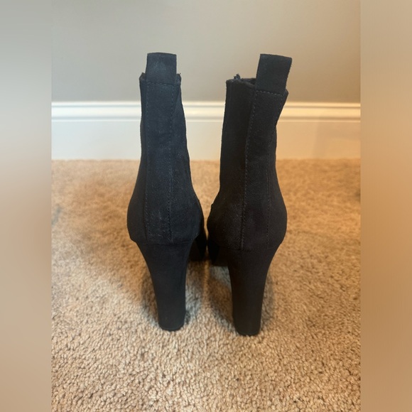 H&M faux suede booties - size 7 - Picture 4 of 4